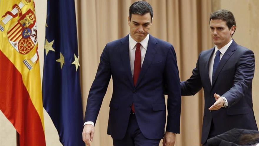 Sánchez y Rivera firman el pacto para un gobierno "reformista y de progreso"