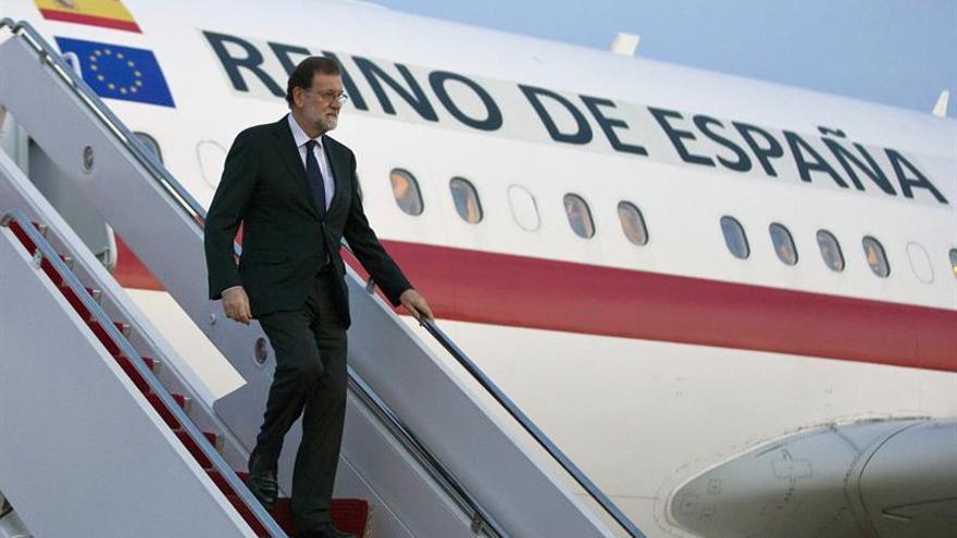 Trump recibe a Rajoy a su llegada a la Casa Blanca